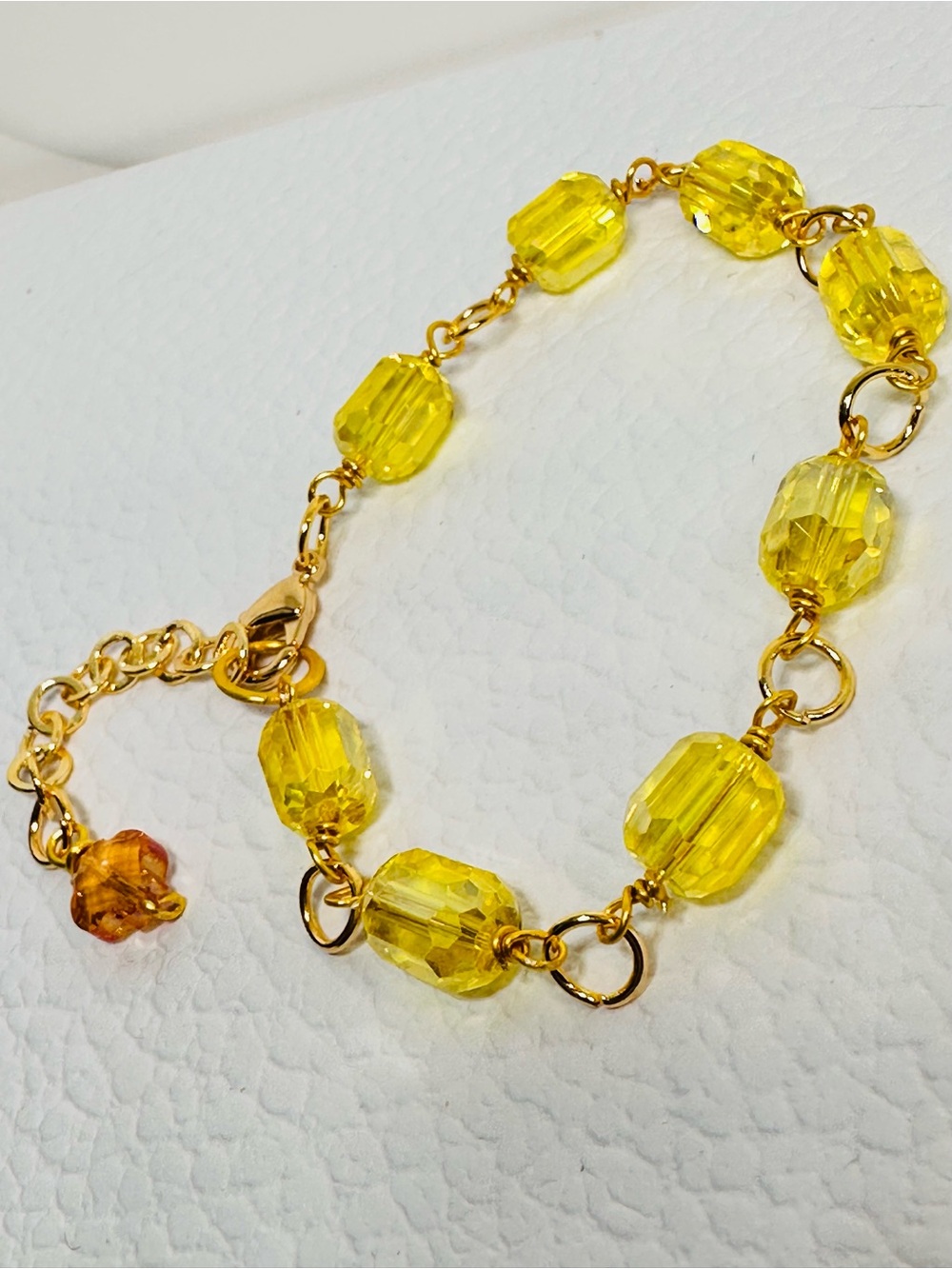 Yellow Faceted Bead Gold wire Bracelet